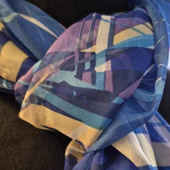 Elegant Blue Patterned Scarf (A4) - Picture 2 of 3